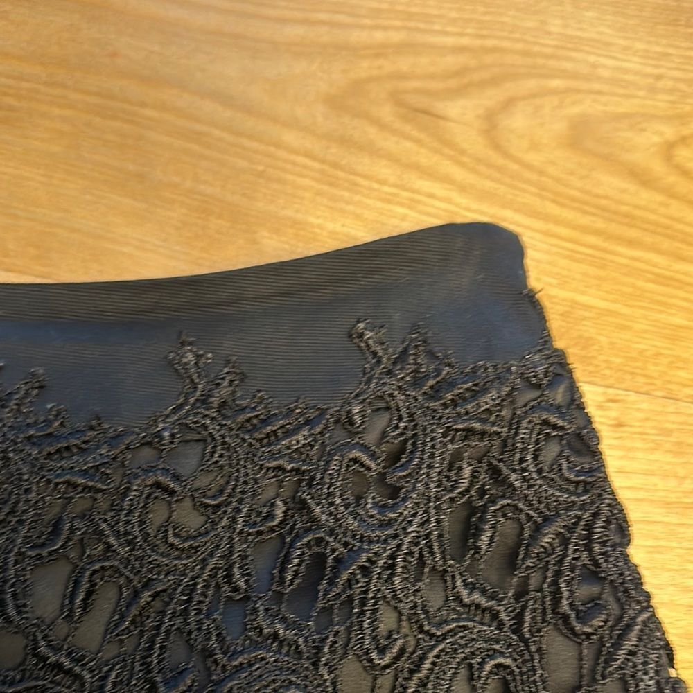 White House Black Market Black Lace Trumpet‎ Skirt - Picture 5 of 5